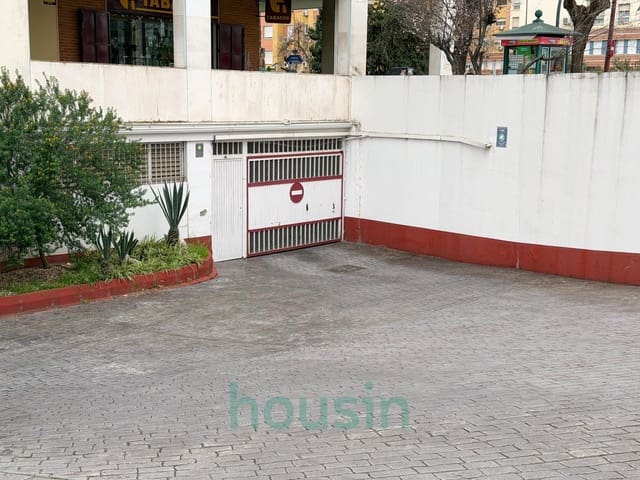 4 sovrum Lägenhet till salu i Sevilla stad med garage - 340 000 € (Ref: 9611548)