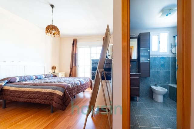 4 slaapkamer Rijtjeshuis te koop in Gerena - € 179.000 (Ref: 9629991)