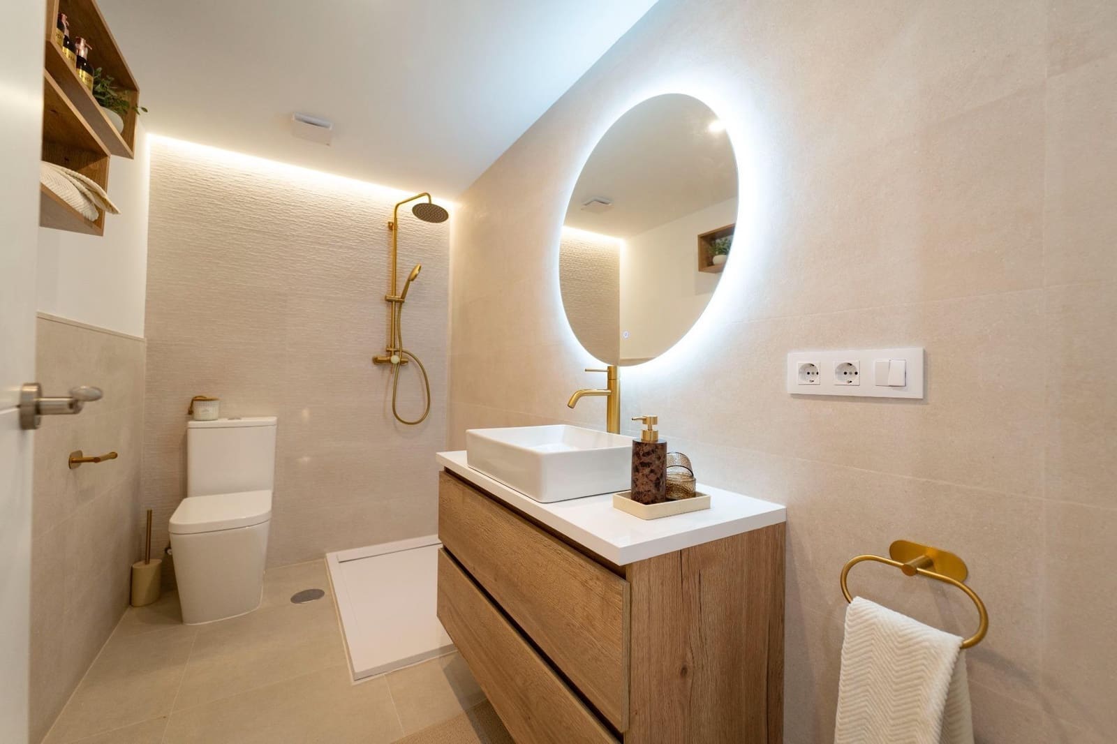 3 sovrum Lägenhet till salu i Tomares - 245 000 € (Ref: 9761989)