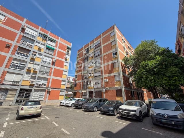 Piso de 3 habitaciones en Sevilla ciudad en venta - 240.000 € (Ref: 9806481)