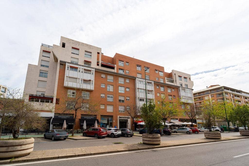 Piso de 2 habitaciones en Sevilla ciudad en venta - 660.000 € (Ref: 9811584)