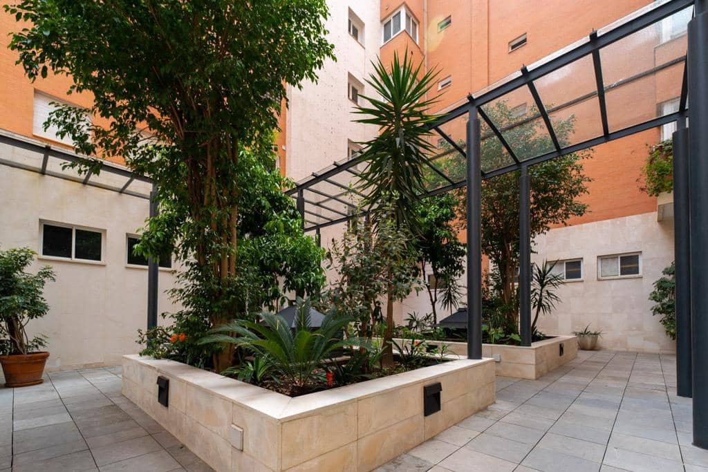 Piso de 2 habitaciones en Sevilla ciudad en venta - 660.000 € (Ref: 9811584)