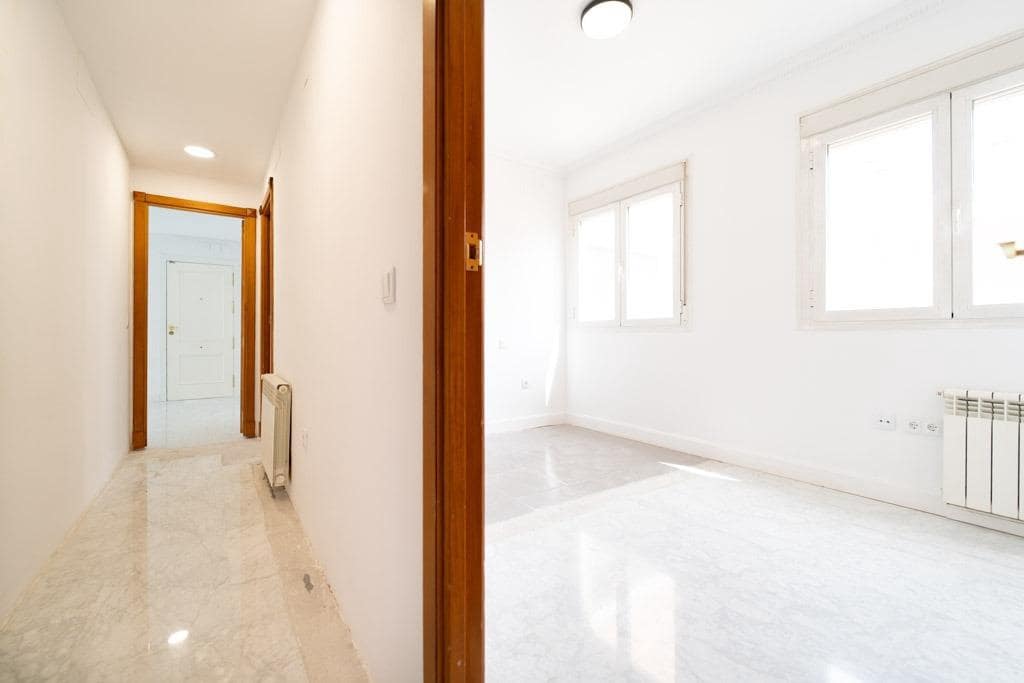 Piso de 2 habitaciones en Sevilla ciudad en venta - 660.000 € (Ref: 9811584)