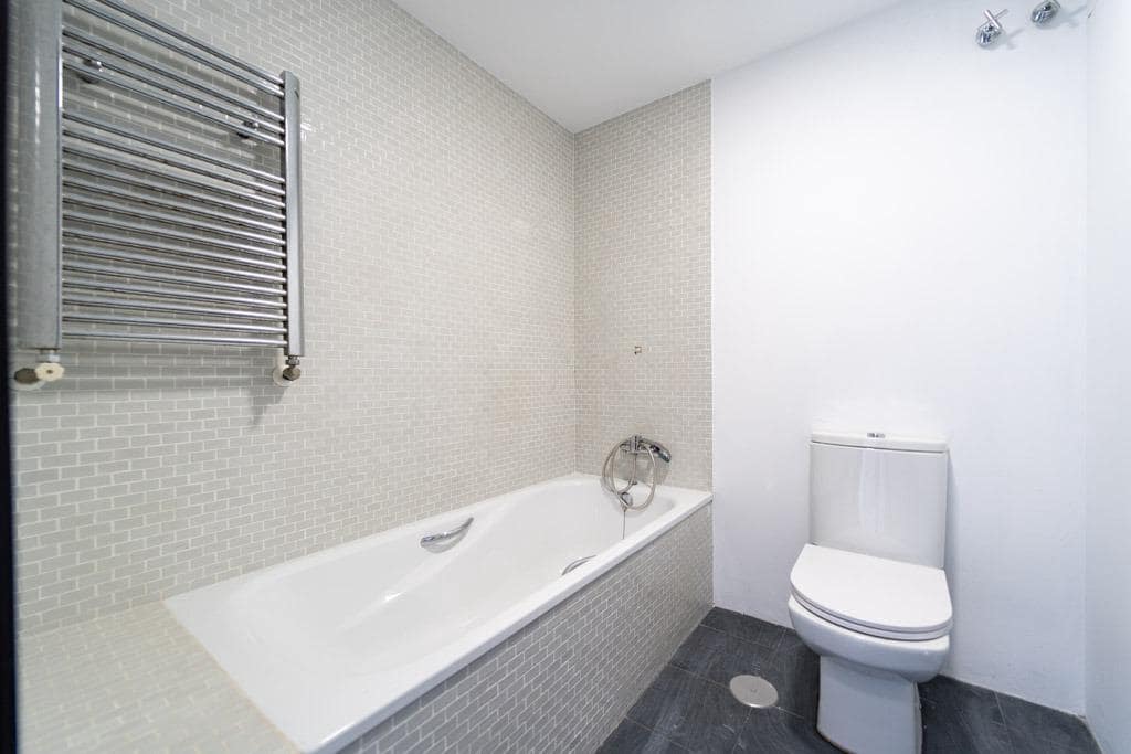 Piso de 2 habitaciones en Sevilla ciudad en venta - 660.000 € (Ref: 9811584)