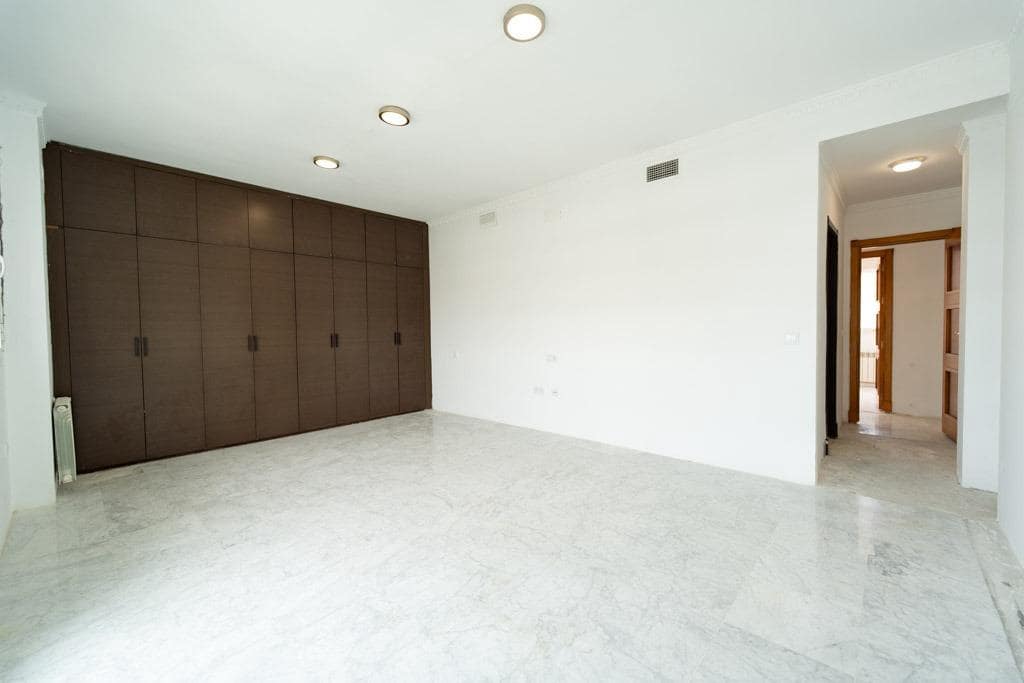 Piso de 2 habitaciones en Sevilla ciudad en venta - 660.000 € (Ref: 9811584)