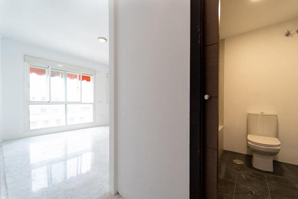 Piso de 2 habitaciones en Sevilla ciudad en venta - 660.000 € (Ref: 9811584)