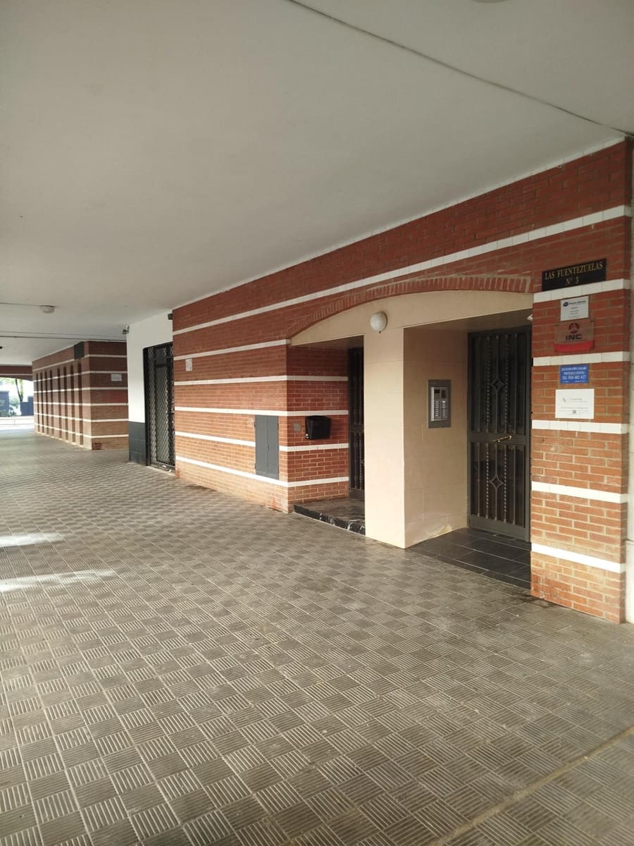 2 bedroom Flat for sale in Seville city - € 219,900 (Ref: 9811585)