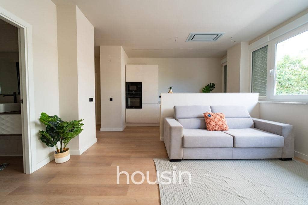 2 bedroom Flat for sale in Seville city with pool - € 228,000 (Ref: 9815854)