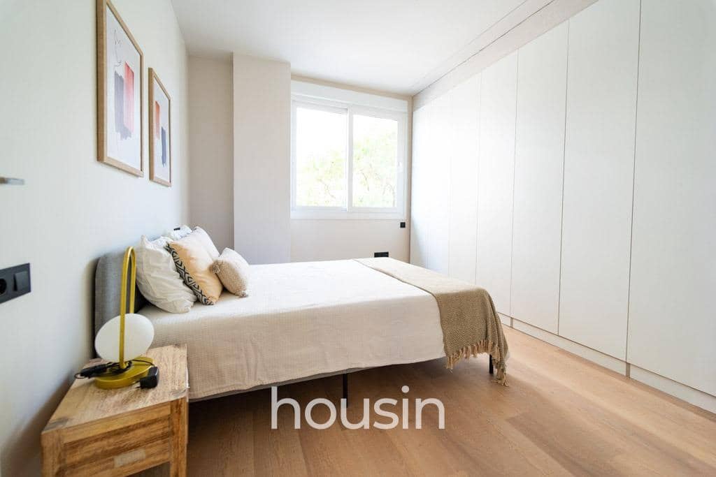 2 bedroom Flat for sale in Seville city with pool - € 228,000 (Ref: 9815854)