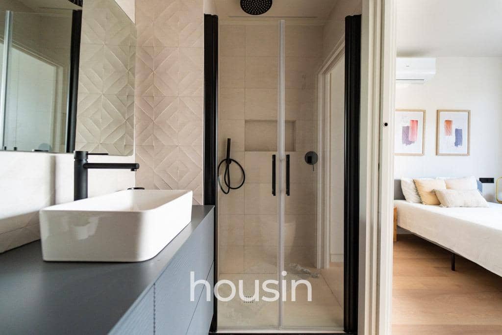 2 bedroom Flat for sale in Seville city with pool - € 228,000 (Ref: 9815854)