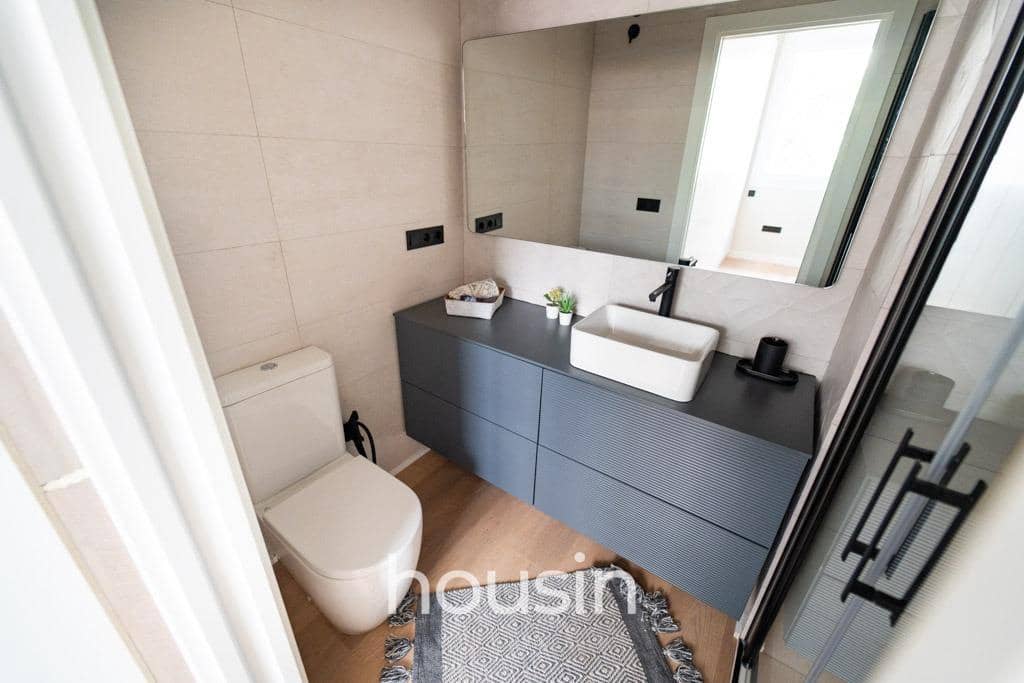 2 bedroom Flat for sale in Seville city with pool - € 228,000 (Ref: 9815854)
