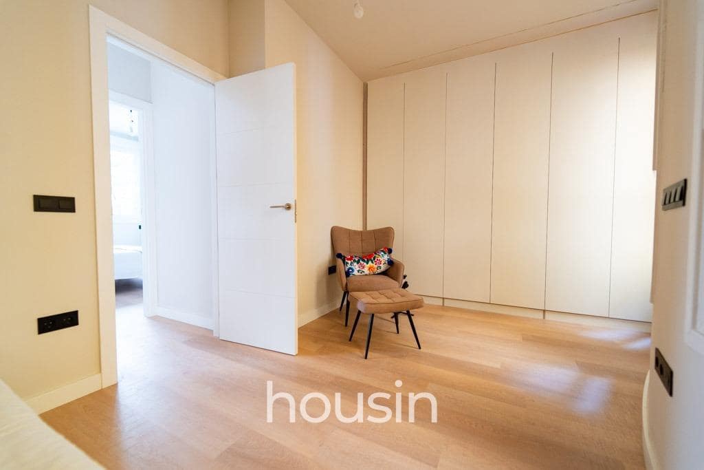 2 bedroom Flat for sale in Seville city with pool - € 228,000 (Ref: 9815854)