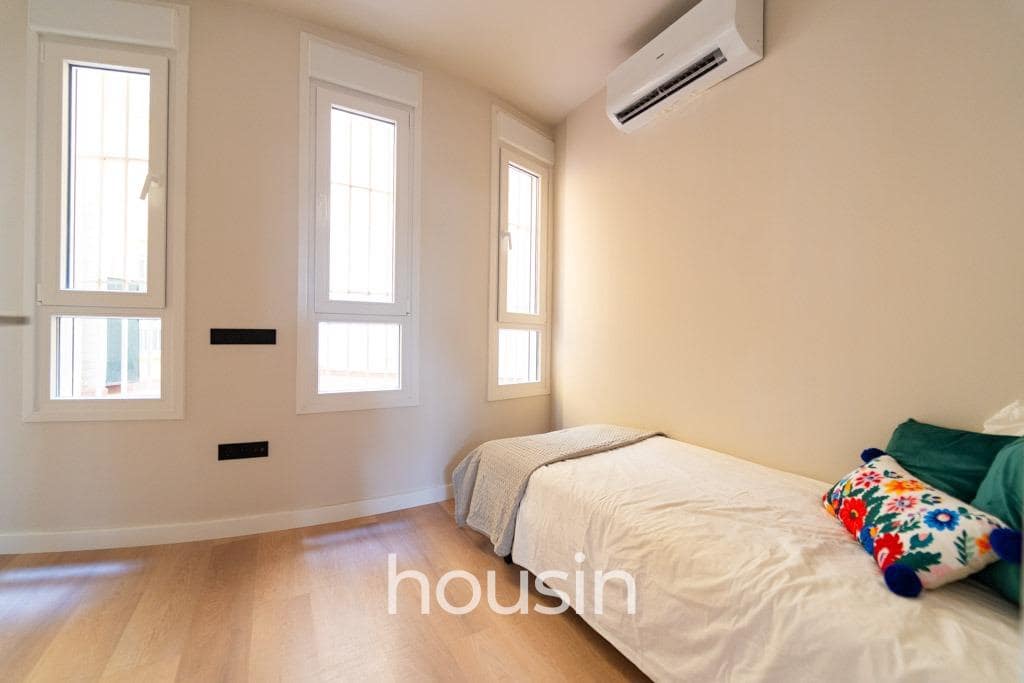 2 bedroom Flat for sale in Seville city with pool - € 228,000 (Ref: 9815854)