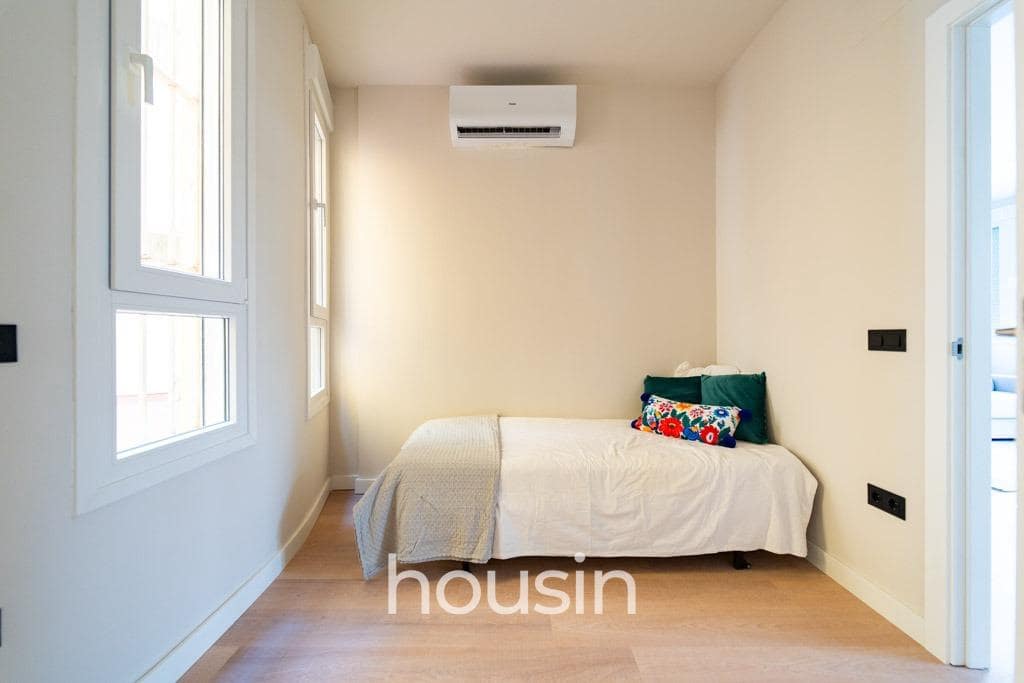2 bedroom Flat for sale in Seville city with pool - € 228,000 (Ref: 9815854)