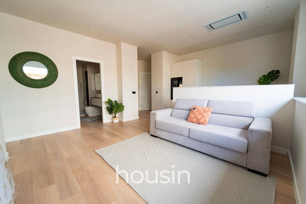 2 bedroom Flat for sale in Seville city with pool - € 228,000 (Ref: 9815854)