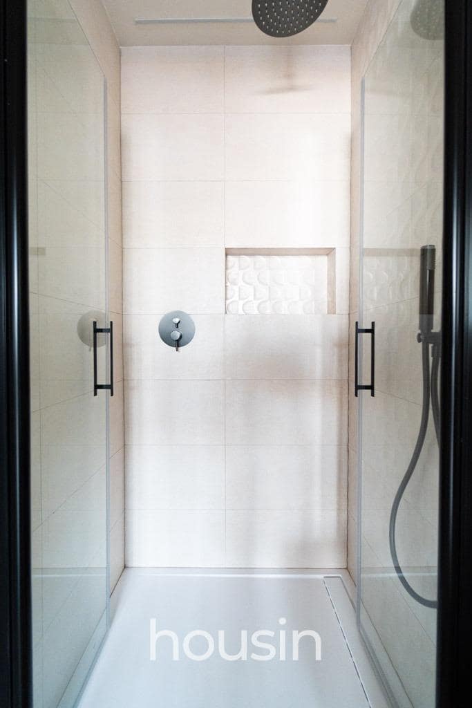 2 bedroom Flat for sale in Seville city with pool - € 228,000 (Ref: 9815854)
