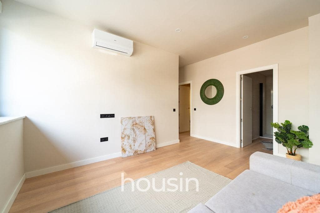2 bedroom Flat for sale in Seville city with pool - € 228,000 (Ref: 9815854)