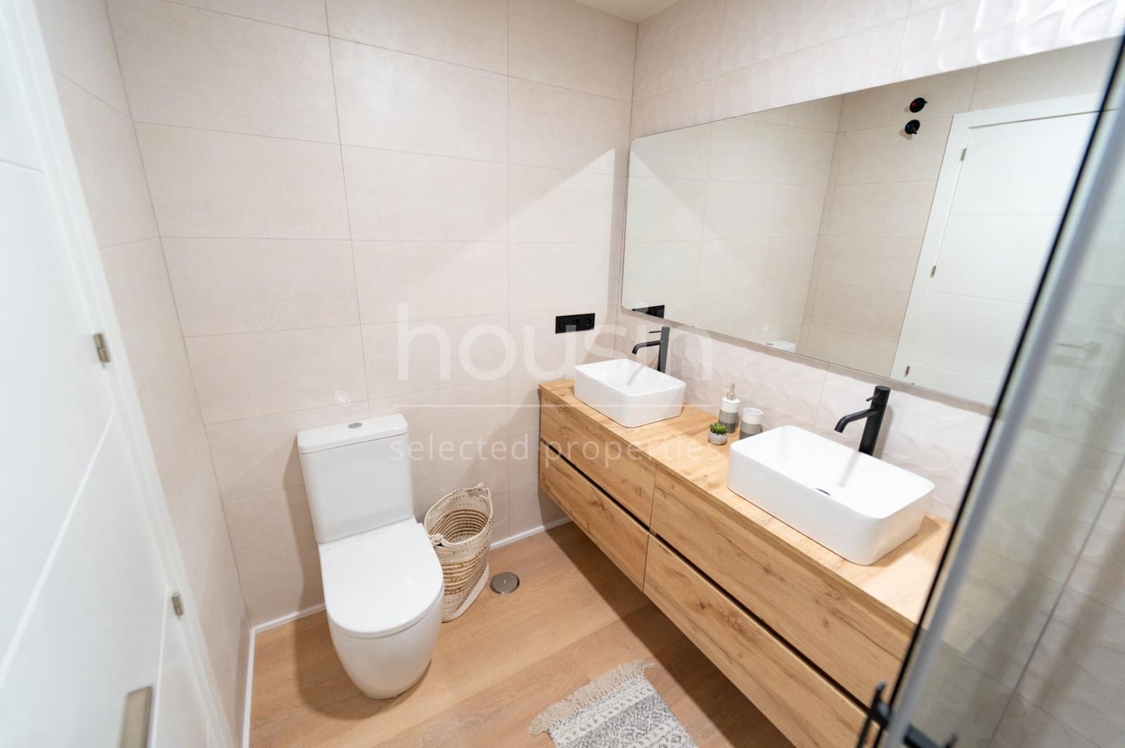 3 bedroom Flat for sale in Seville city with pool - € 336,000 (Ref: 9815855)