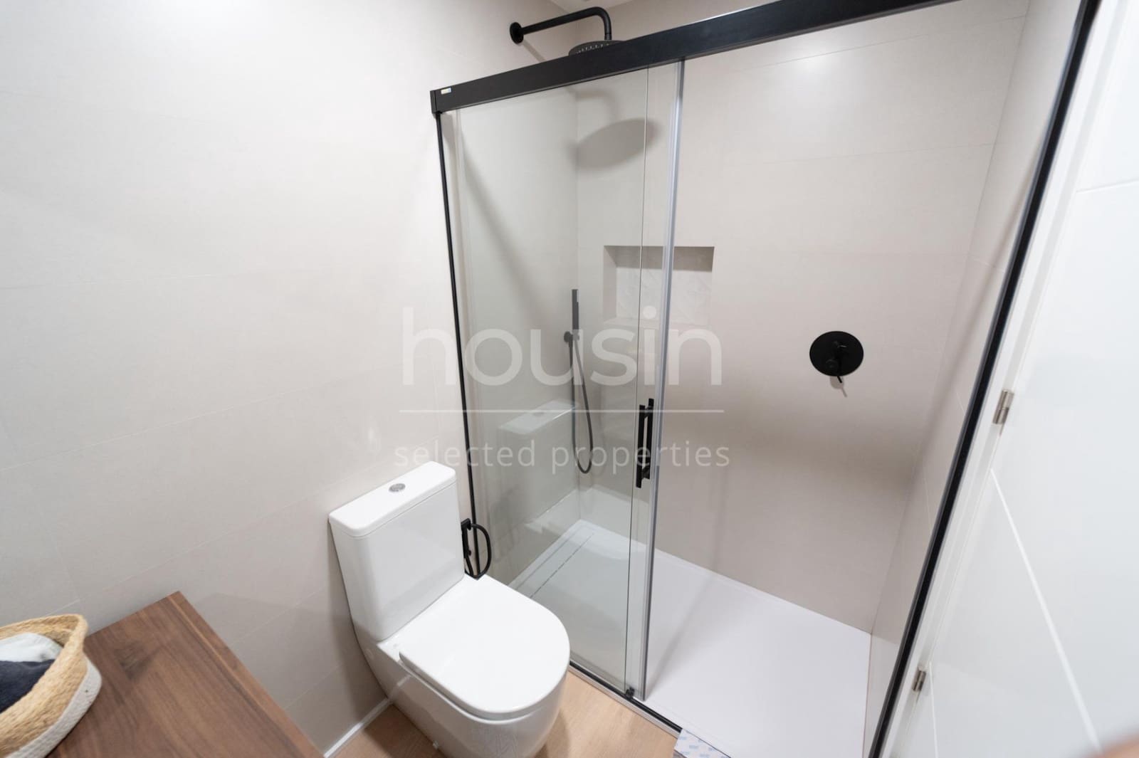 3 bedroom Flat for sale in Seville city with pool - € 336,000 (Ref: 9815855)