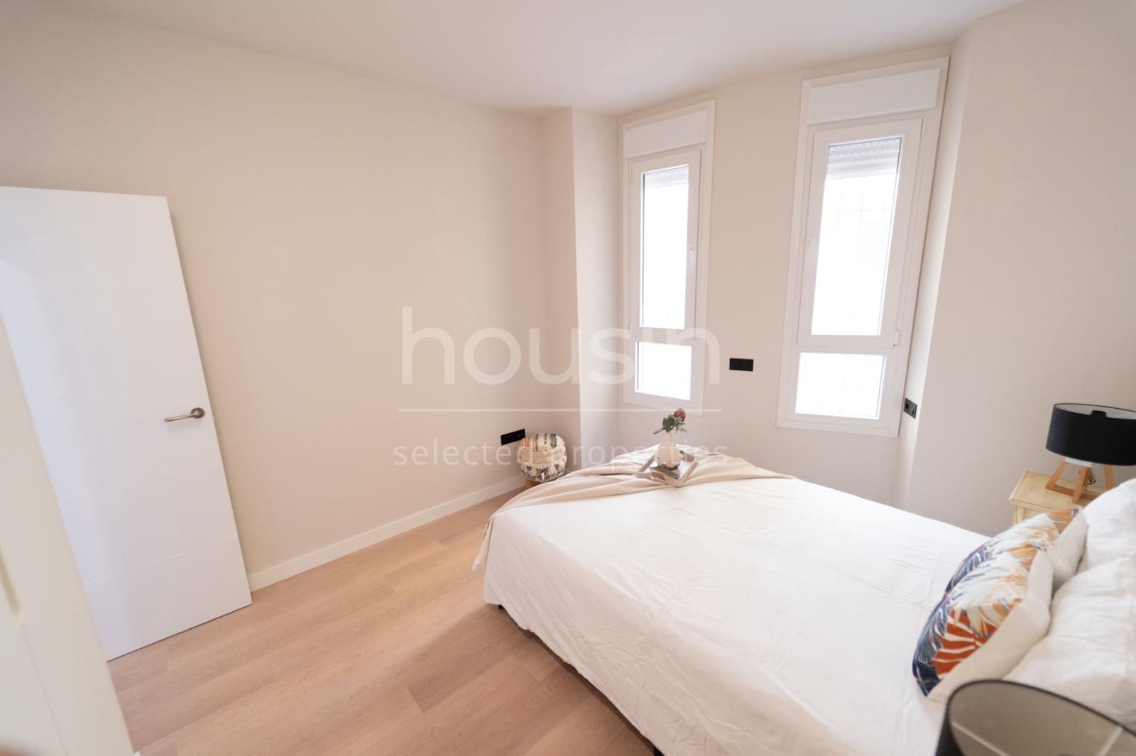3 bedroom Flat for sale in Seville city with pool - € 336,000 (Ref: 9815855)