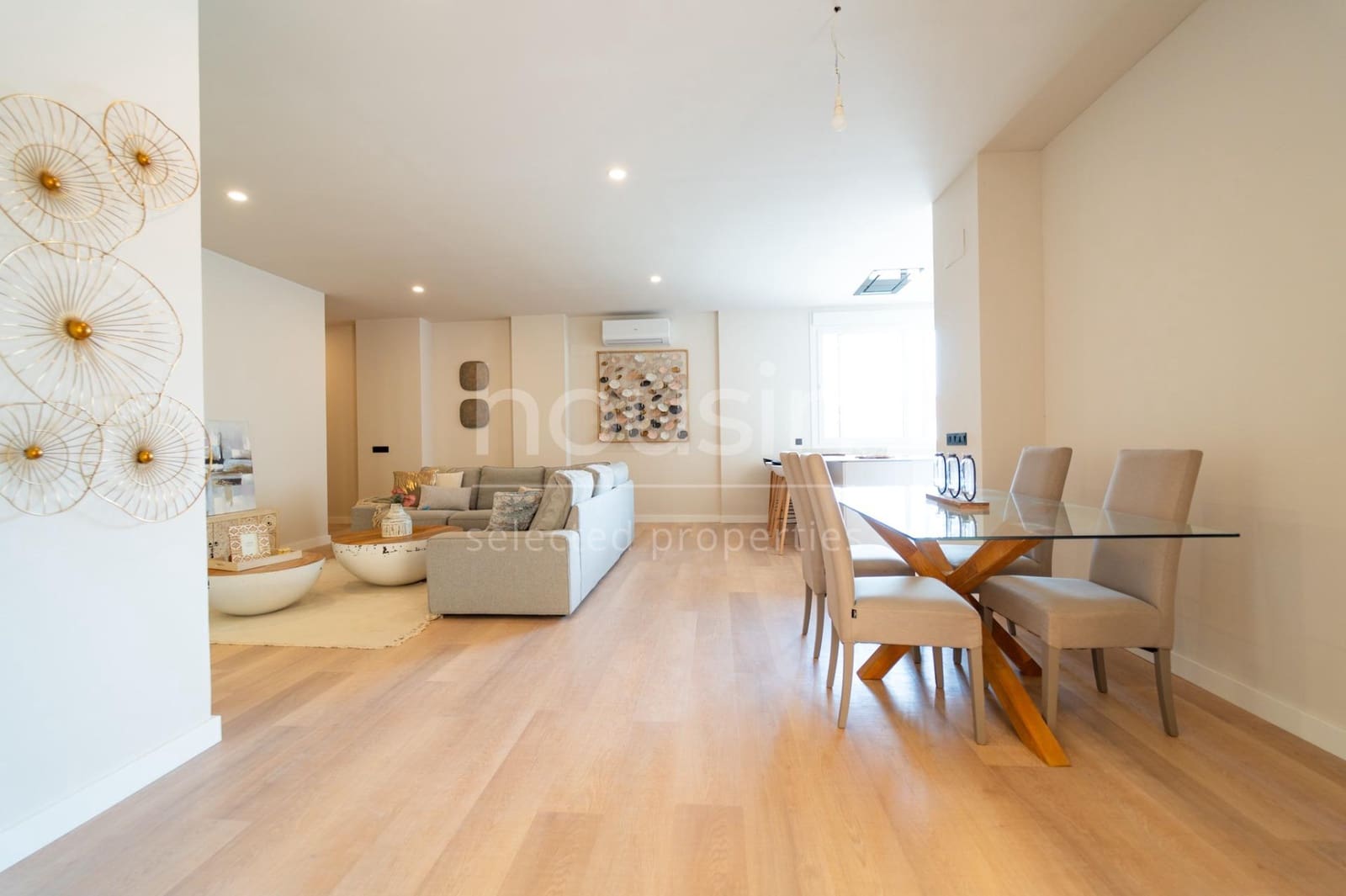 3 bedroom Flat for sale in Seville city with pool - € 336,000 (Ref: 9815855)
