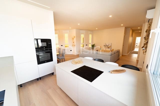 3 bedroom Flat for sale in Colores, Entreparques, Seville city with pool - € 336,000 (Ref: 9815855)