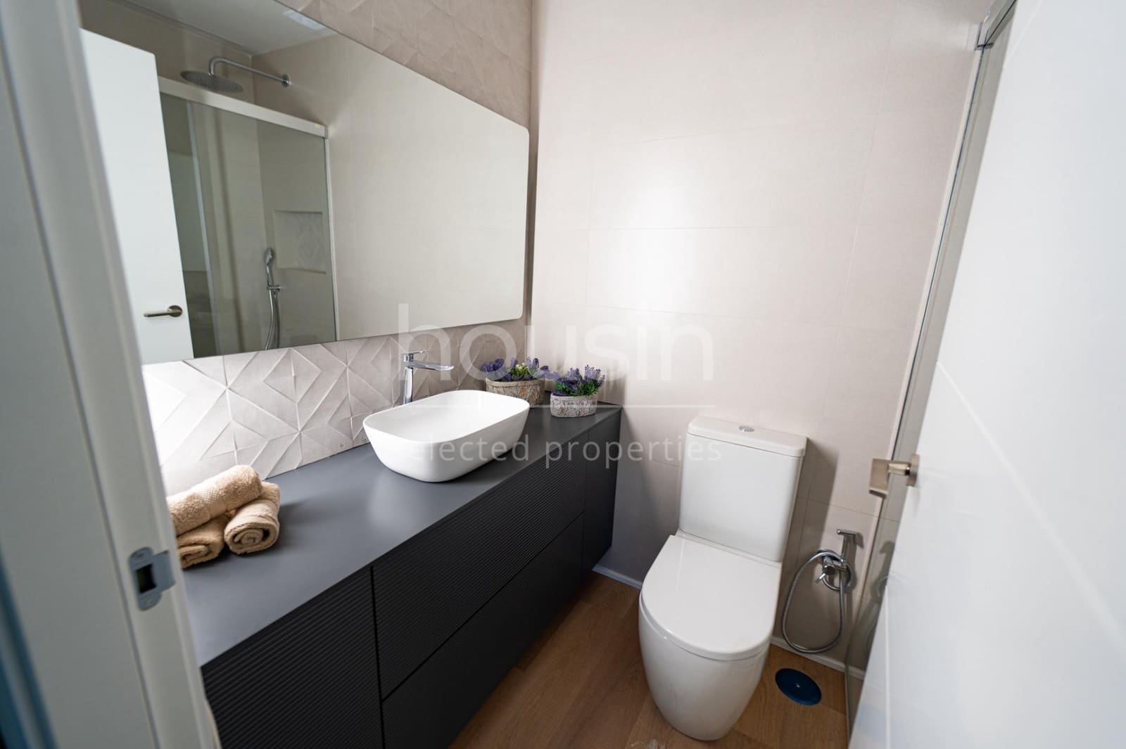 1 bedroom Flat for sale in Seville city with pool - € 195,000 (Ref: 9815856)
