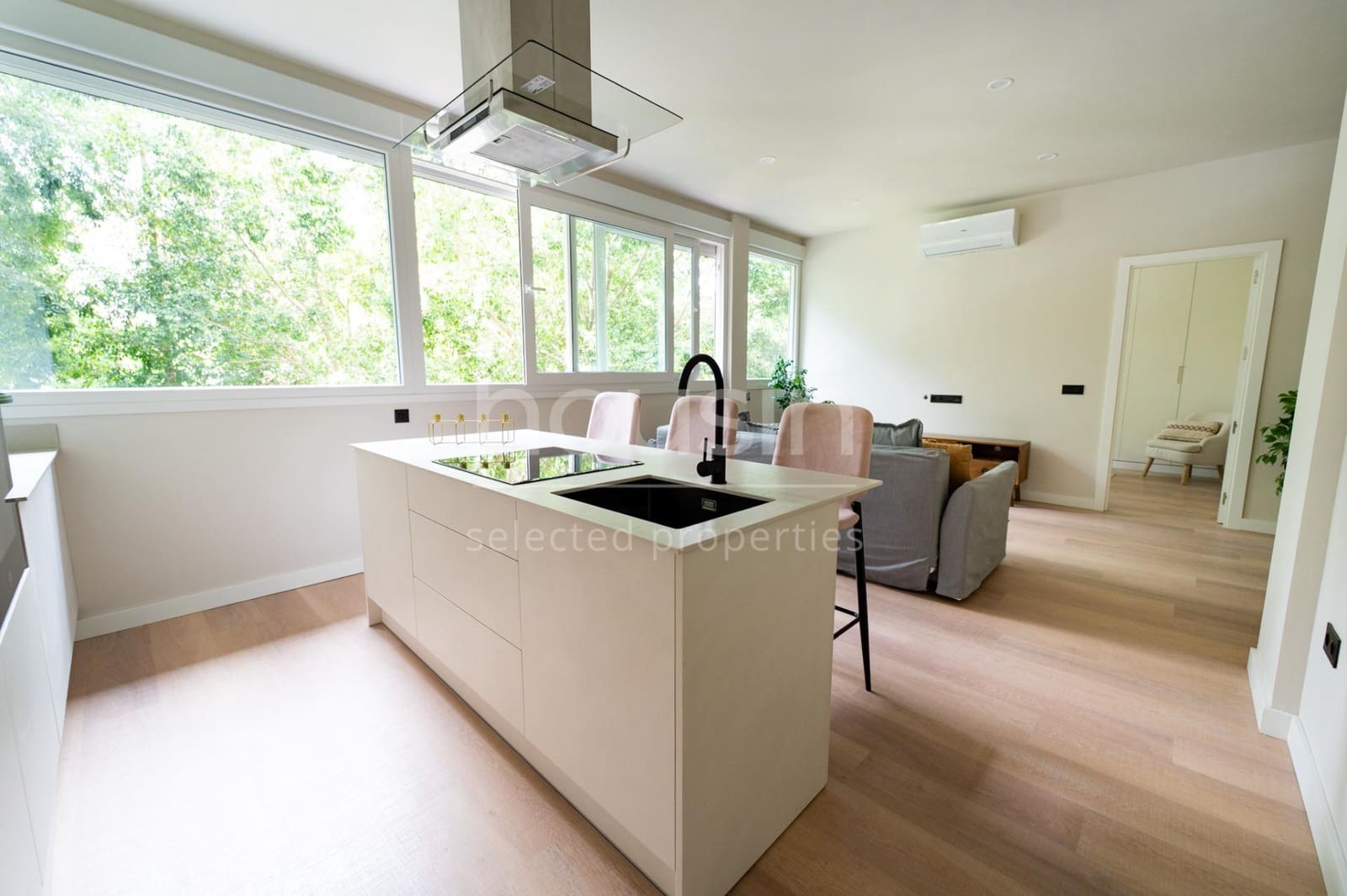 1 bedroom Flat for sale in Seville city with pool - € 195,000 (Ref: 9815856)
