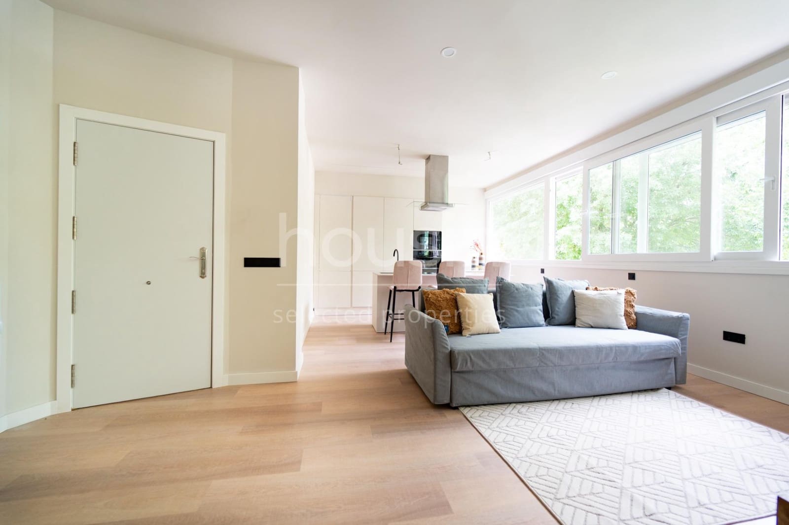 1 bedroom Flat for sale in Seville city with pool - € 195,000 (Ref: 9815856)