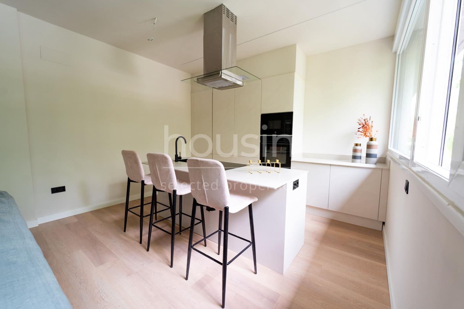 1 bedroom Flat for sale in Seville city with pool - € 195,000 (Ref: 9815856)