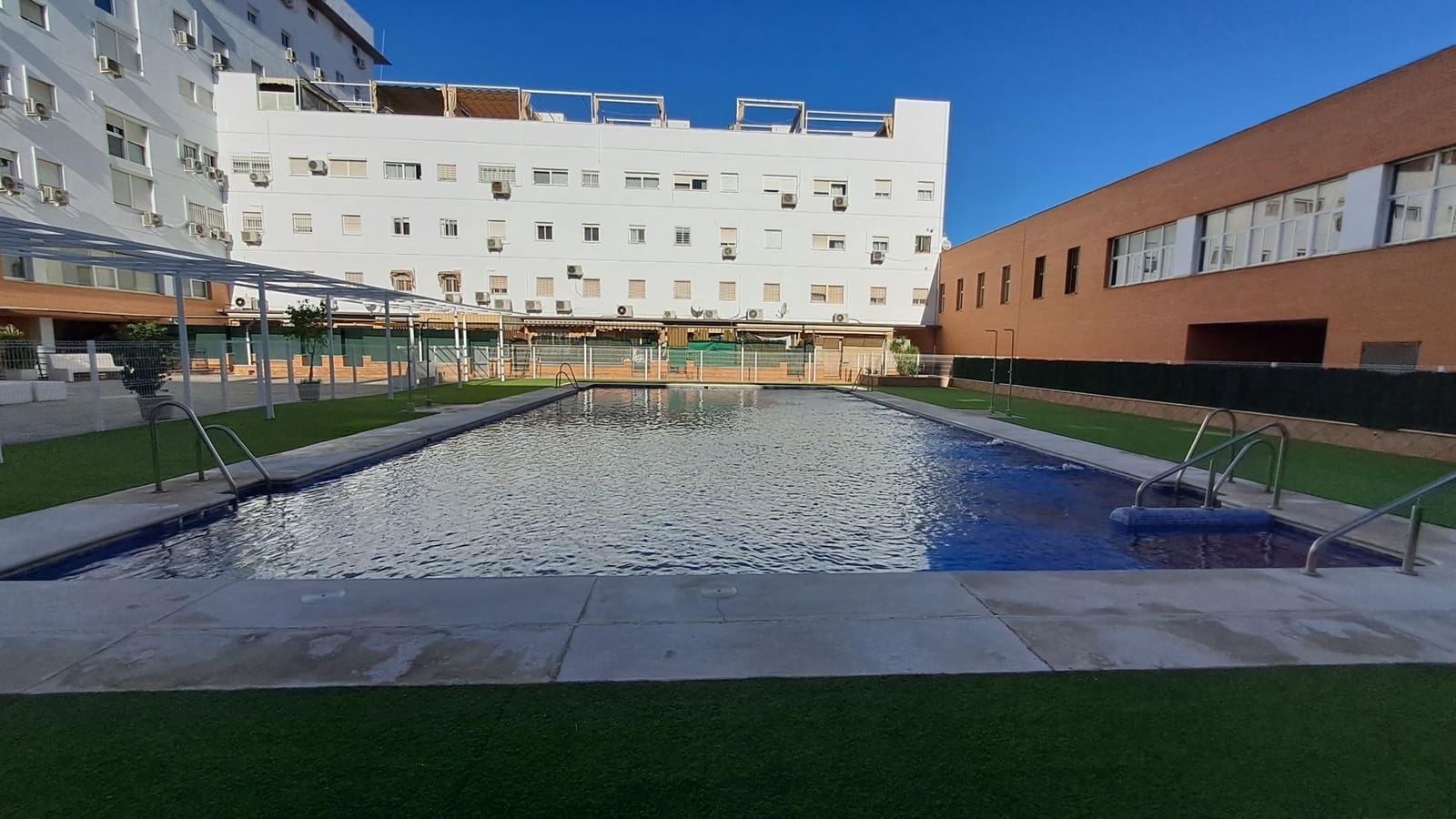 1 bedroom Flat for sale in Seville city with pool - € 195,000 (Ref: 9815856)