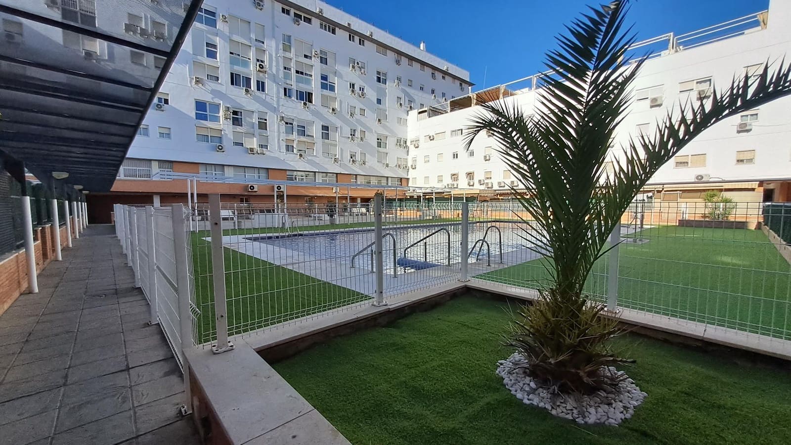 1 bedroom Flat for sale in Seville city with pool - € 195,000 (Ref: 9815856)