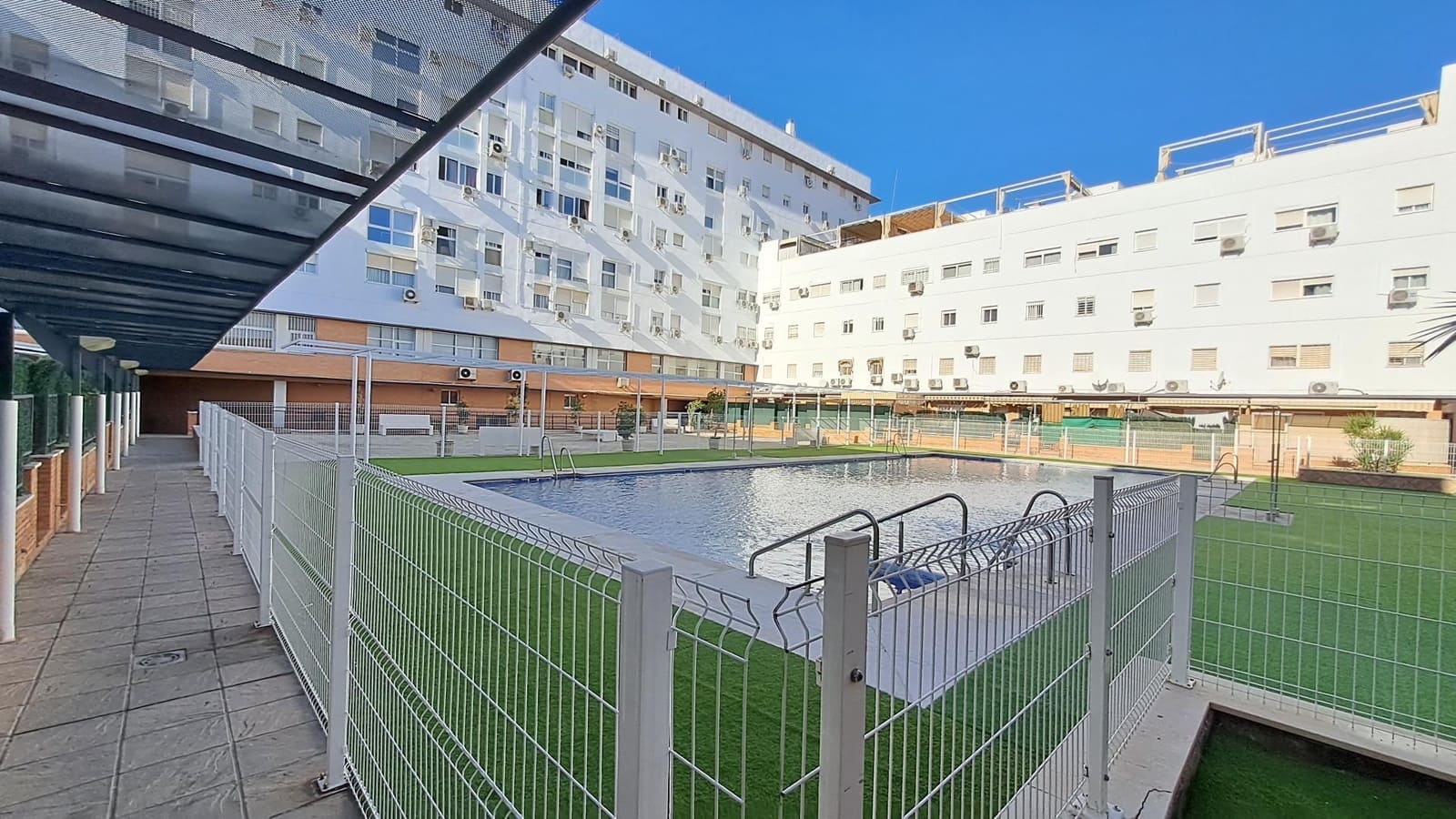 1 bedroom Flat for sale in Seville city with pool - € 195,000 (Ref: 9815856)