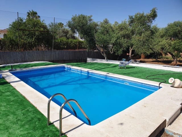 5 bedroom Apartment for sale in Carmona with pool garage - € 248,000 (Ref: 9851766)