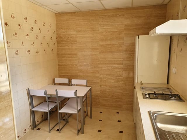 5 bedroom Apartment for sale in Carmona with pool garage - € 248,000 (Ref: 9851766)
