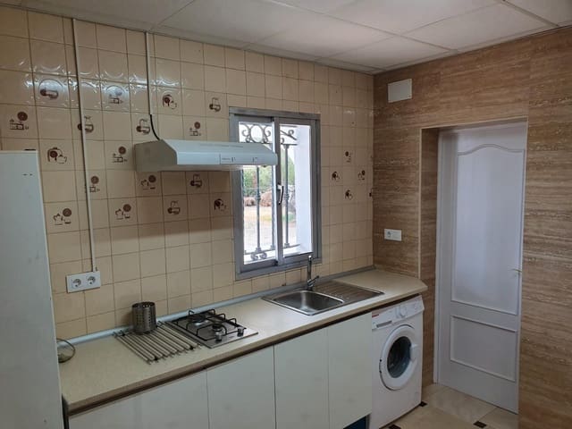5 bedroom Apartment for sale in Carmona with pool garage - € 248,000 (Ref: 9851766)