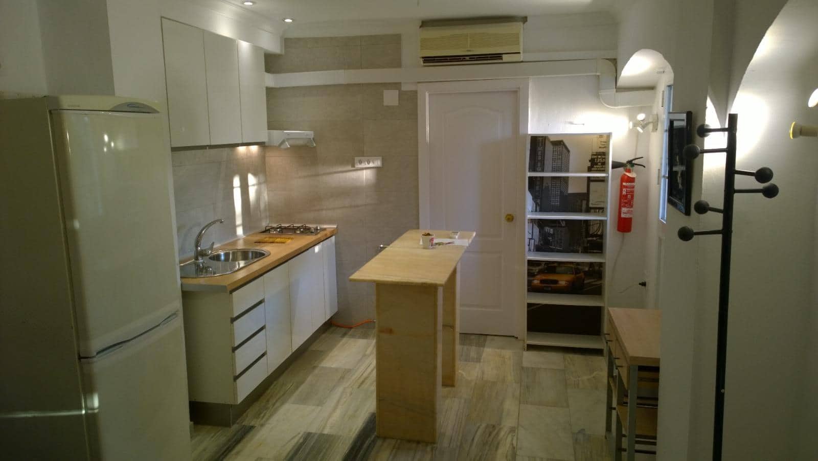 5 bedroom Apartment for sale in Carmona with pool garage - € 248,000 (Ref: 9851766)