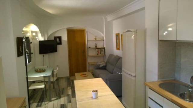 5 bedroom Apartment for sale in Carmona with pool garage - € 248,000 (Ref: 9851766)