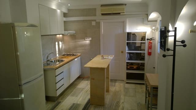 5 bedroom Apartment for sale in Carmona with pool garage - € 248,000 (Ref: 9851766)