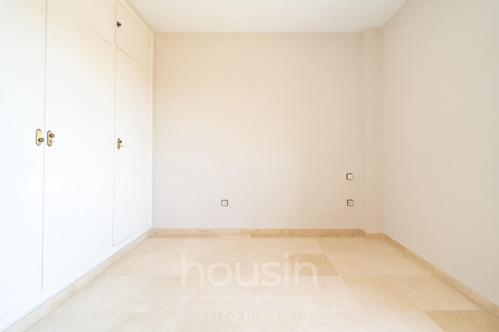 3 sovrum Lägenhet till salu i Sevilla stad med garage - 450 000 € (Ref: 9860108)