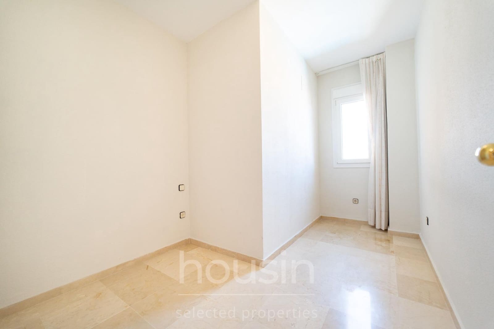 3 sovrum Lägenhet till salu i Sevilla stad med garage - 450 000 € (Ref: 9860108)