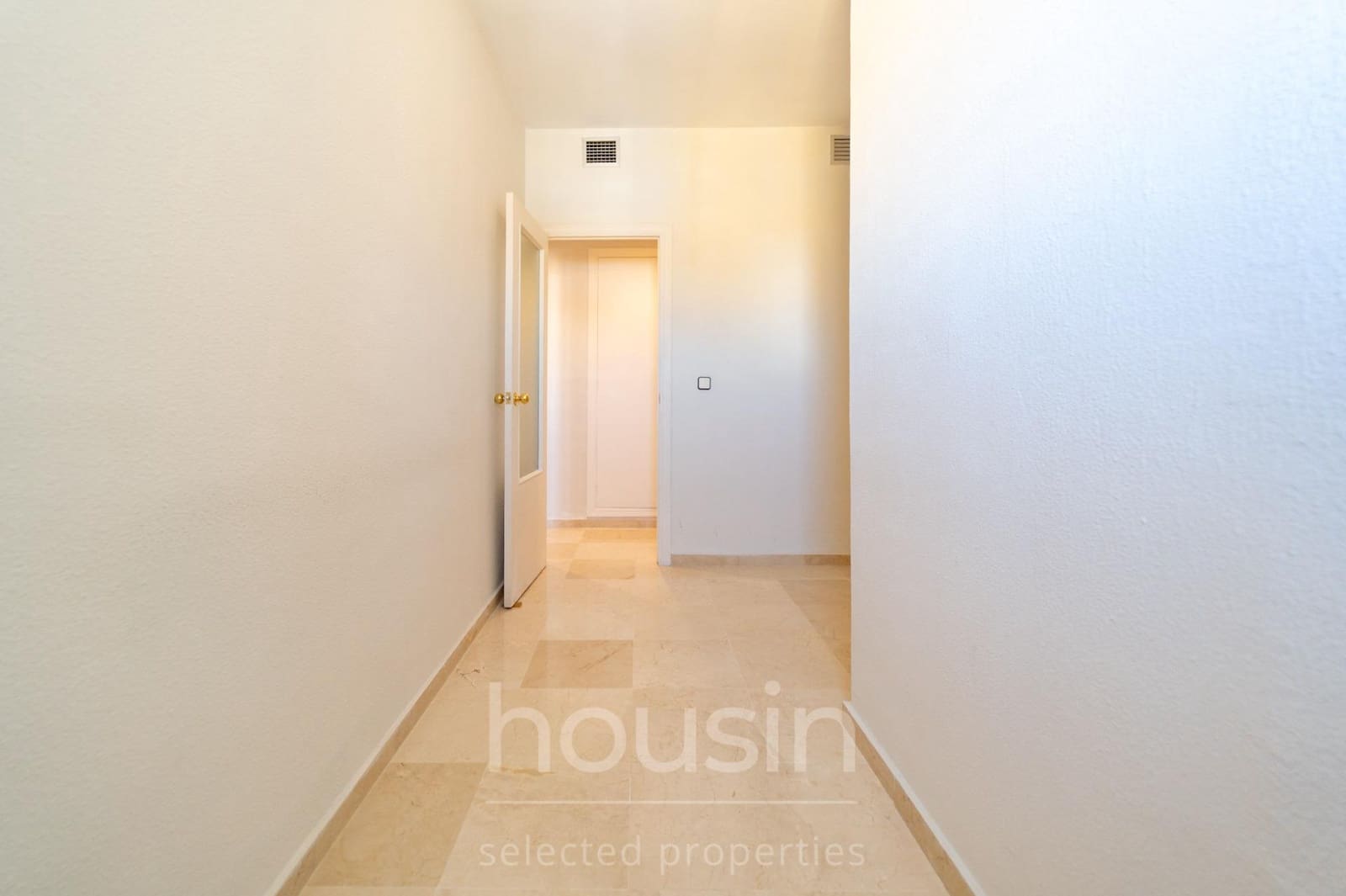 3 sovrum Lägenhet till salu i Sevilla stad med garage - 450 000 € (Ref: 9860108)