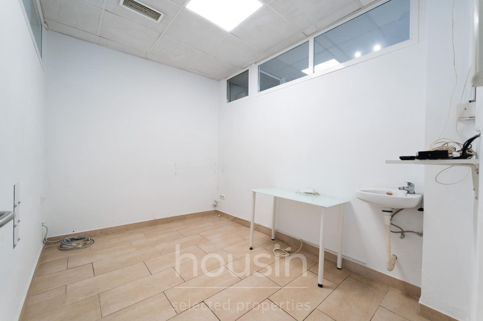 Kommersiell til salgs i Sevilla by - € 180 000 (Ref: 9903946)