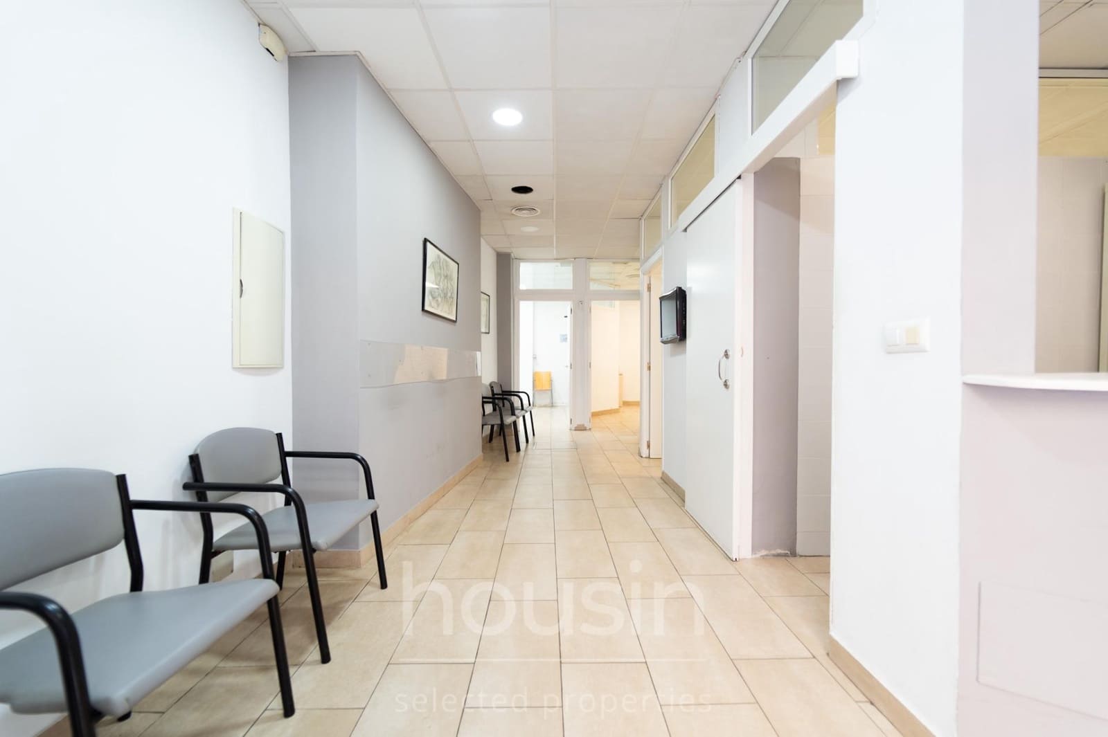 Kommersiell til salgs i Sevilla by - € 180 000 (Ref: 9903946)