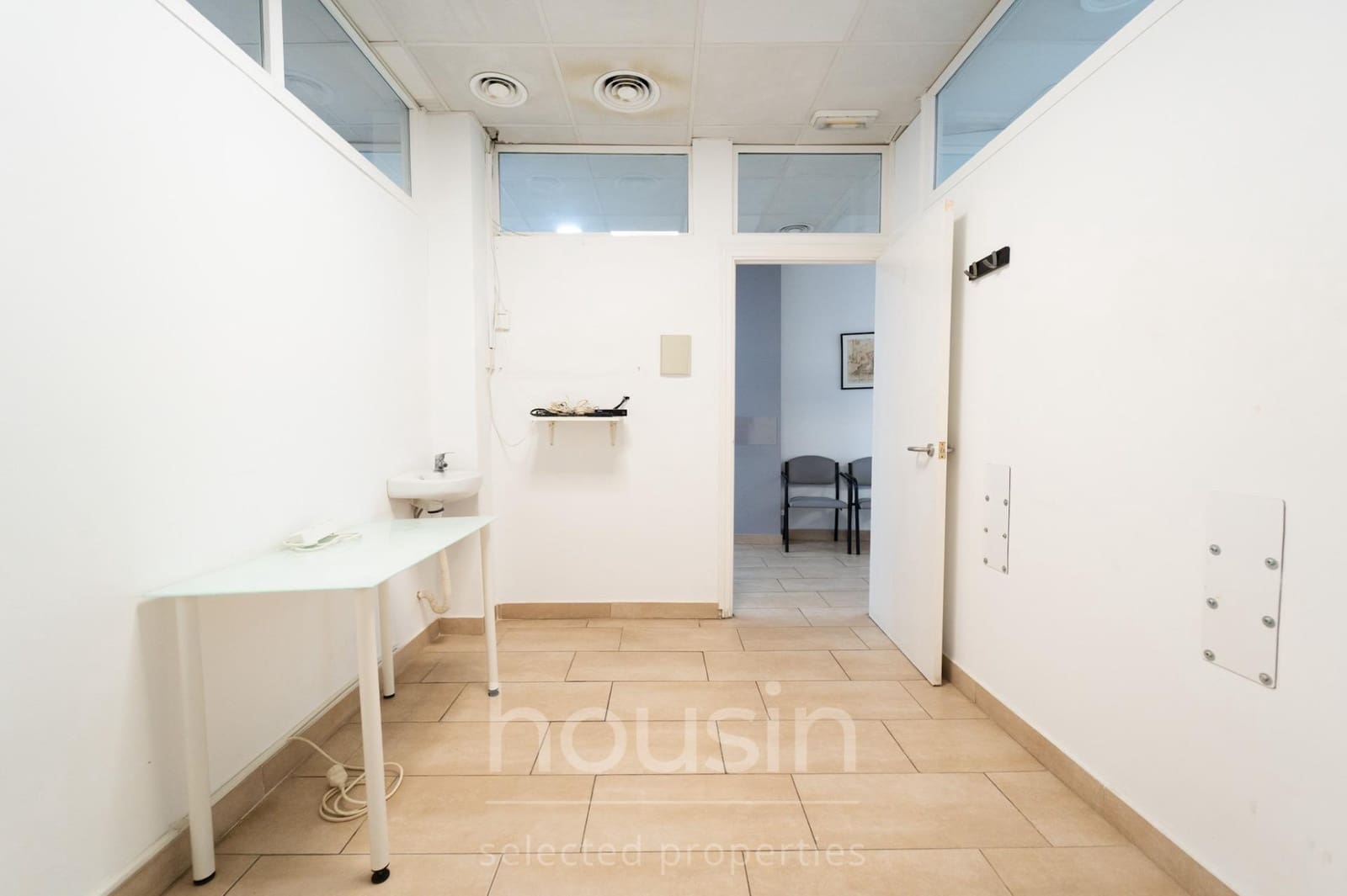 Kommersiell til salgs i Sevilla by - € 180 000 (Ref: 9903946)