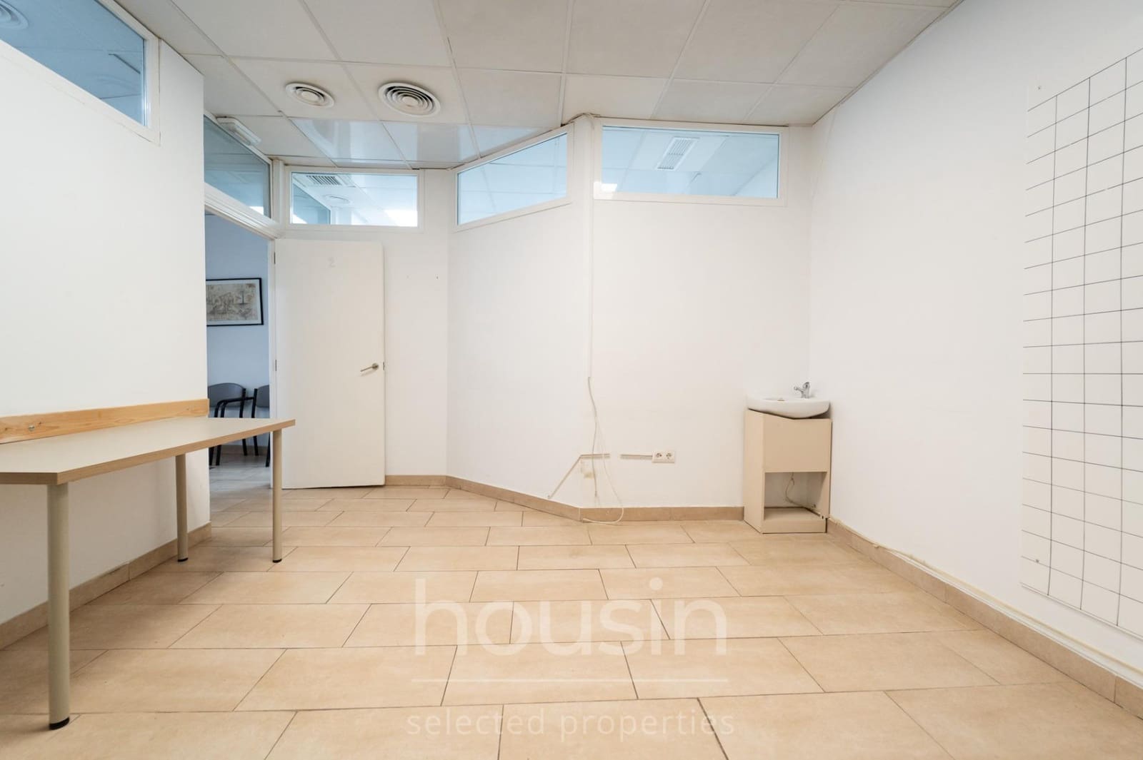 Kommersiell til salgs i Sevilla by - € 180 000 (Ref: 9903946)