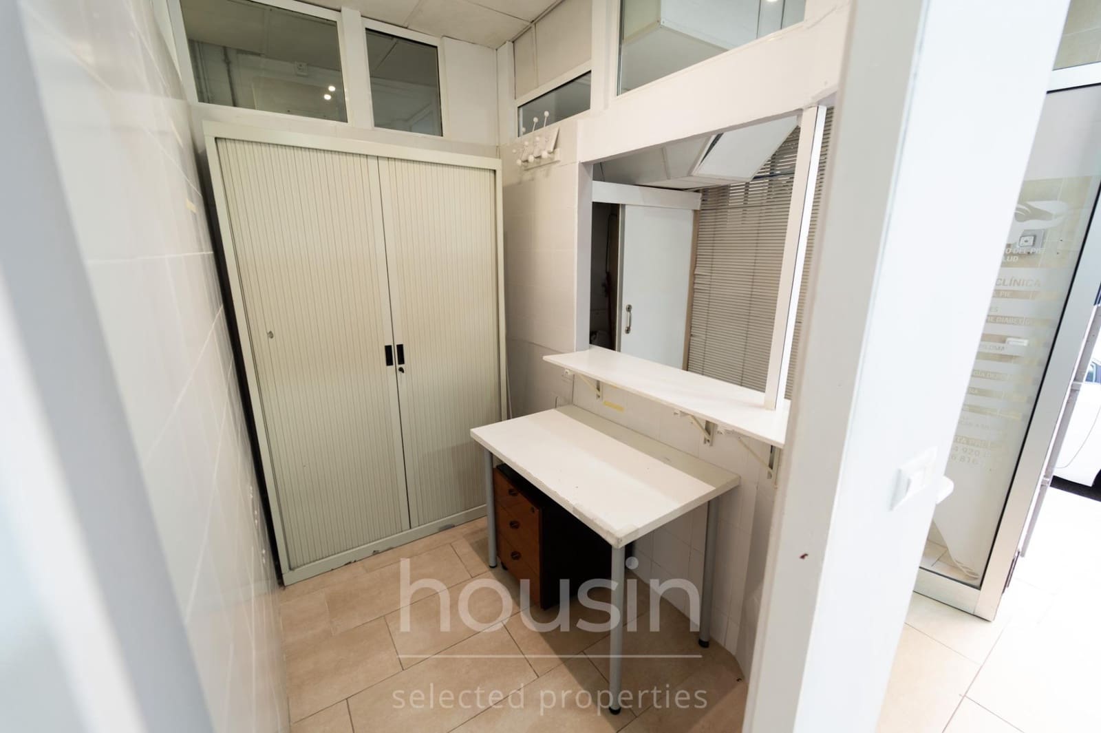 Kommersiell til salgs i Sevilla by - € 180 000 (Ref: 9903946)