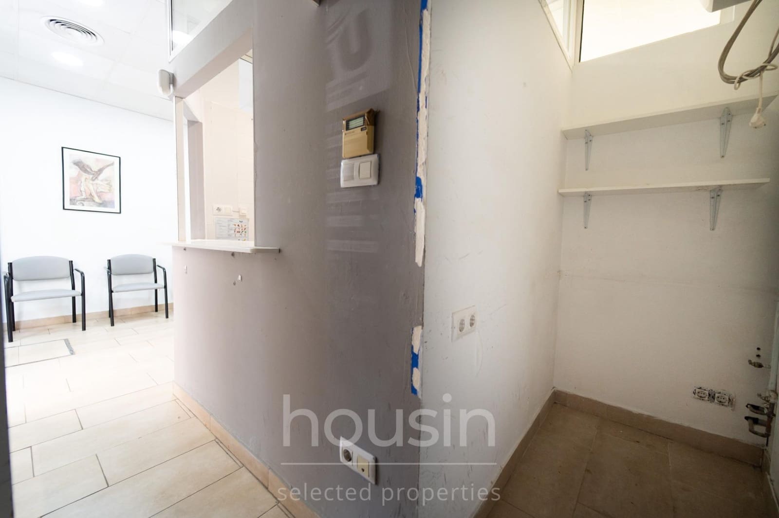 Kommersiell til salgs i Sevilla by - € 180 000 (Ref: 9903946)