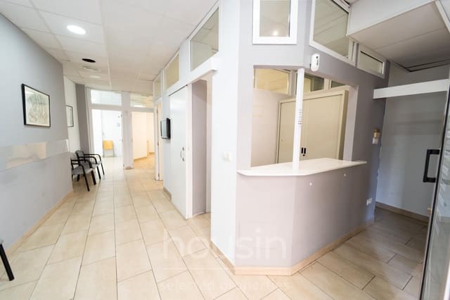 Kommersiell til salgs i Nervión, Sevilla by - € 180 000 (Ref: 9903946)