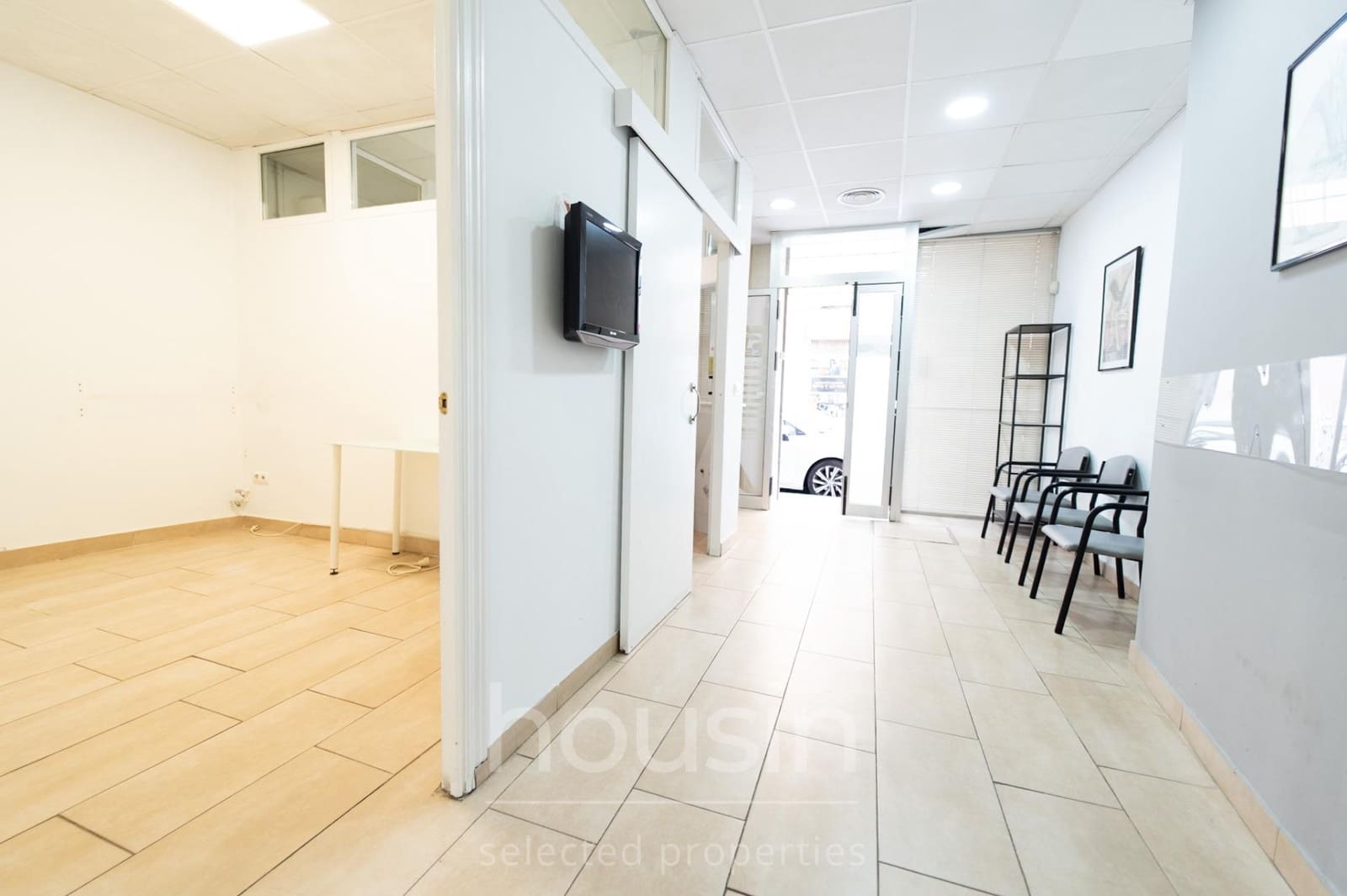 Kommersiell til salgs i Sevilla by - € 180 000 (Ref: 9903946)